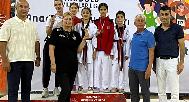 Genç Taekwondocular Balıkesir'de Buluştu