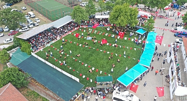 İvrindi’de Geleneksel Güreş Coşkusu: 22. Akçalören Yağlı Pehlivan Güreşleri Yoğun Katılımla Tamamlandı