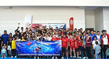 İvrindi’de Uluslararası Güreş Yaz Kupası Tamamlandı: Genç Sporculardan Başarı Dolu Performans