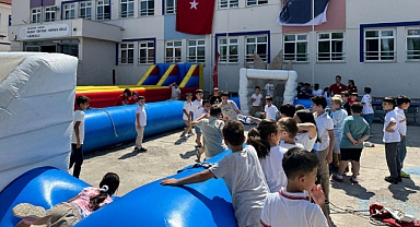 Karesi’de Yıl Sonu Coşkusu: Minikler Renkli Etkinliklerle Dolu Bir Gün Geçirdi