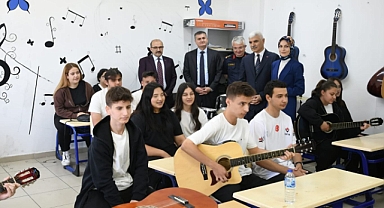 Marmara Çok Programlı Anadolu Lisesi’ne Vali Ustaoğlu’ndan Ziyaret