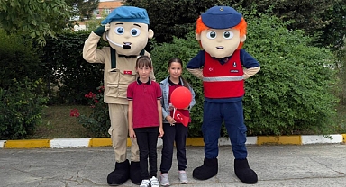 Minik Kalpler Jandarma İle Buluştu: Balıkesir’de Öğrencilere Unutulmaz Ziyaret