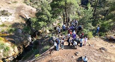 Sındırgı Belediyesi Yıl Sonu Etkinliklerinde Öğrencilerine Kültür Gezisi Düzenledi