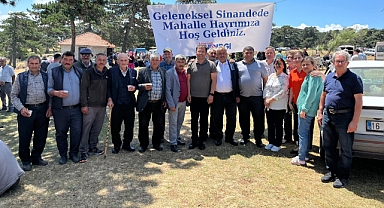 Sındırgı’da Geleneksel Hayır Buluşmaları Sürüyor: Başkan Serkan Sak, Sinandede ve Çamalanı Mahallelerinde Vatandaşlarla Bir Araya Geldi