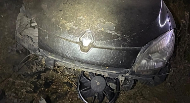 Susurluk’ta Trafik Kazası: Otomobil Yoldan Çıktı, 2 Kişi Yaralandı