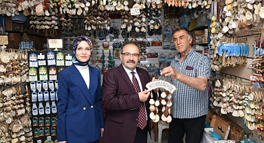 Vali İsmail Ustaoğlu, Avşa ve Ekinlik Adası’nda Esnaf ve Vatandaşla Görüşmeler Yaptı