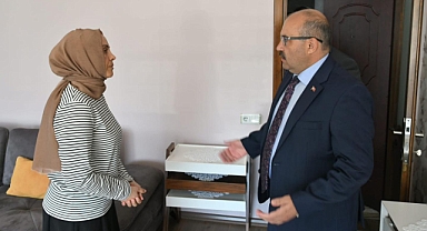 Vali Ustaoğlu’ndan AK Parti İl Başkan Yardımcısı Semra Akyüz’e Taziye Ziyareti