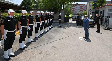 Vali Ustaoğlu’ndan Çevik Kuvvet’e Moral Ziyareti