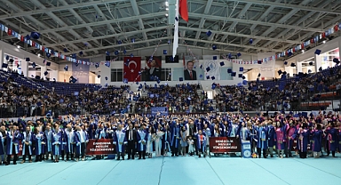 Yüzlerce Mezun Hayata İlk Adımını Attı: BANÜ’de Gurur Töreni