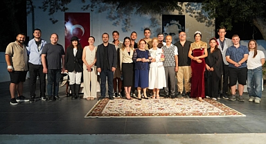 “Zamansız Kadınlar” Gösterimi Burhaniye’de Yoğun İlgi Gördü