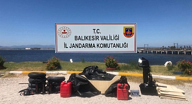 33 Kaçak Göçmen Yakalandı, Bot ve Ekipmanlara El Konuldu