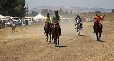 46. Karapürçek Rahvan At Yarışları, Susurluk’ta İzleyenleri Heyecanlandırdı