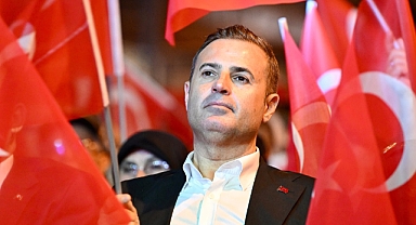 Ahmet Akın, CHP’yi tek başına sırtlıyor