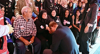 Ahmet Akın, Şehit Ahmet Kuşak’ı Binlerce Kişiyle Birlikte Son Yolculuğuna Uğurladı