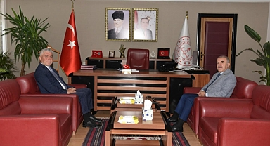 AK Parti Sındırgı İlçe Başkanı İsmail Uluhan, İl Milli Eğitim Müdürü Murat Demir’i Ziyaret Etti