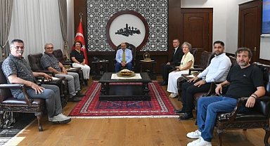 Antandros Heyetinden Balıkesir Valisi İsmail Ustaoğlu’na Ziyaret: Arkeolojik Çalışmalar ve Kültürel Miras Gündemdeydi