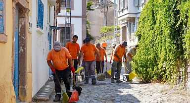 Ayvalık Belediyesi’nden Cunda Adası’nda Kapsamlı Temizlik Seferberliği
