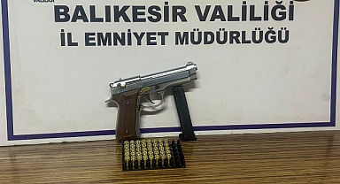 Ayvalık’ta Huzur Operasyonunda Uyuşturucu ve Ruhsatsız Silah Ele Geçirildi