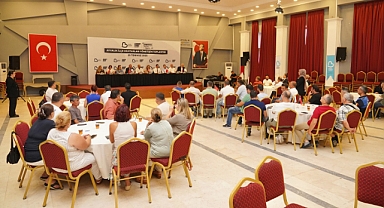 Ayvalık’ta Muhtarlar Ortak Akılda Buluştu: Yönetişim Toplantısında Mahallelerin İhtiyaçları Masaya Yatırıldı