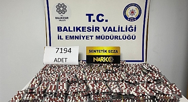 Ayvalık’ta Zehir Tacirlerine Darbe: 7 Bin Adedin Üzerinde Sentetik Ecza Ele Geçirildi