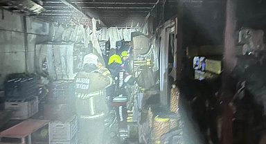 Ayvalık'ta Zeytinyağı Tesisinde Korkutan Yangın: Gece Yarısı Alevlerle Mücadele!