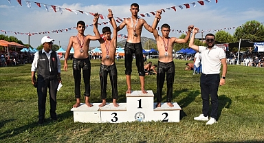 Balıkesir Büyükşehir Belediyespor Pehlivanları Kızıklı’da Kürsüye Damga Vurdu