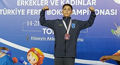 Balıkesir Büyükşehir Belediyespor’un Genç Boksörü Türkiye Üçüncüsü Oldu!