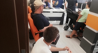 Balıkesir'de Ehliyet Yenilemede Son Gün Yoğunluğu: Sistem Arızaları Vatandaşı Mağdur Etti