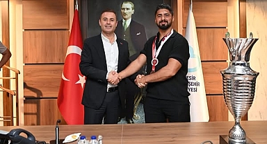 Balıkesir’in Pehlivanları Başkan Ahmet Akın’la Buluştu: Kırkpınar Başarısına Anlamlı Tebrik