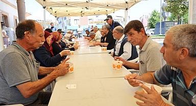 Balya Belediyesi’nden Cumhuriyet Meydanı’nda Aşure İkramı