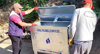 Balya’da Temizlik Atağı: Eskimiş Çöp Konteynerleri Yenileniyor, Eksik Noktalara Yeni Konteynerler Dağıtılıyor