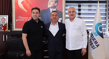 Bandırma Belediyesi Ziyaretçi Akınına Uğruyor