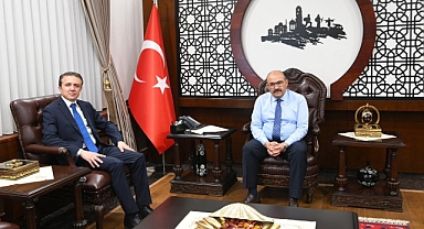 Bandırma Cumhuriyet Başsavcısı Cüneyt Demirdaş, Vali İsmail Ustaoğlu'nu Ziyaret Etti