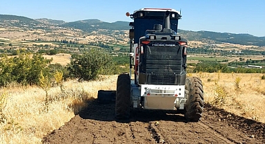 Bigadiç’te Yol İyileştirmeleri, Vatandaşların Güvenli Ulaşımını Sağlıyor