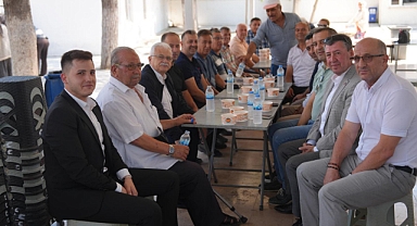 Burhaniye Cumhuriyet Mahallesi’nde Aşure Hayrı Buluşması: Dayanışma Sofrası Kuruldu