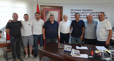 Burhaniye’de 27. Pelitköy Deve Güreşleri İçin Tarih Belli Oldu: Geleneksel Coşku 14 Aralık’ta Yeniden Yaşanacak