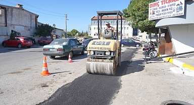 Burhaniye Sanayi Sitesi’ndeki Altyapı Çalışmaları Nedeniyle Bozulan Yolların Tamiratı Başladı