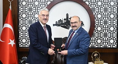 Bursa Valisi Erol Ayyıldız, Balıkesir Valisi İsmail Ustaoğlu’nu Ziyaret Etti