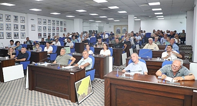 Edremit Belediye Başkanı Mehmet Ertaş, Mahalle Muhtarlarıyla Aylık Toplantısını Gerçekleştirdi