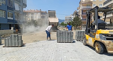 Edremit Belediyesi’nden Yol Altyapısına Güçlü Dokunuş: Altınkum ve Narlı’da Çalışmalar Sürüyor