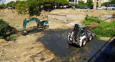Edremit Çayı’ndaki Su Birikintileri Temizlenerek Çevre Sağlığı Korunuyor