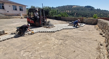 Edremit'te Yol Konforu İçin Hummalı Mesai: Dereli Mahallesi’nde Yol Onarım Çalışmaları Sürüyor
