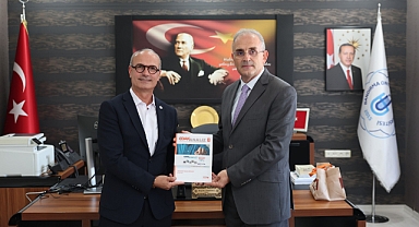 Eğitim-Bir-Sen Balıkesir 2 No'lu Şube Yönetimi, Bandırma Onyedi Eylül Üniversitesi Rektörü Prof. Dr. İsmail Boz’u Ziyaret Etti