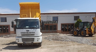 Gönen Belediyesi Ekipleri İlçede Yoğun Çalışmalarını Sürdürüyor