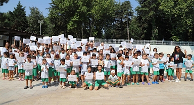 Gönen’de Minik Yüzücüler Sertifikalarını Gururla Aldı