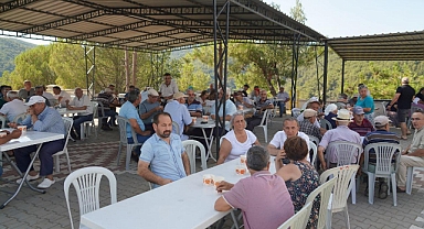 İvrindi Belediyesi’nden Doyran Mahallesi’nde Aşure Buluşmasına Katılım