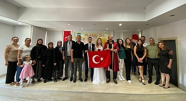 İvrindi’de Mutluluğa “Evet” Dediler: Başkan Önder Lapanta Genç Çiftlerin Nikâhlarını Kıydı