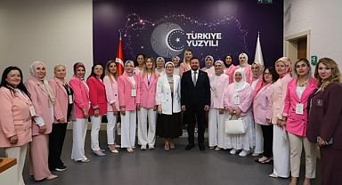 Kadınlarla Türkiye Yüzyılı'na: AK Parti Balıkesir Teşkilatından Belgin Uygur’a Ziyaret