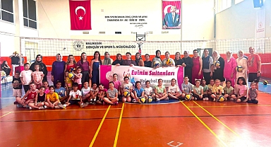 Karesi’de “Evimin Sultanları” Sahada: Veli Voleybol Turnuvası Büyük İlgi Gördü