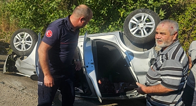 Kepsut-Dursunbey Yolunda Tek Taraflı Kaza: Otomobil Ters Döndü, 2 Kişi Yaralandı